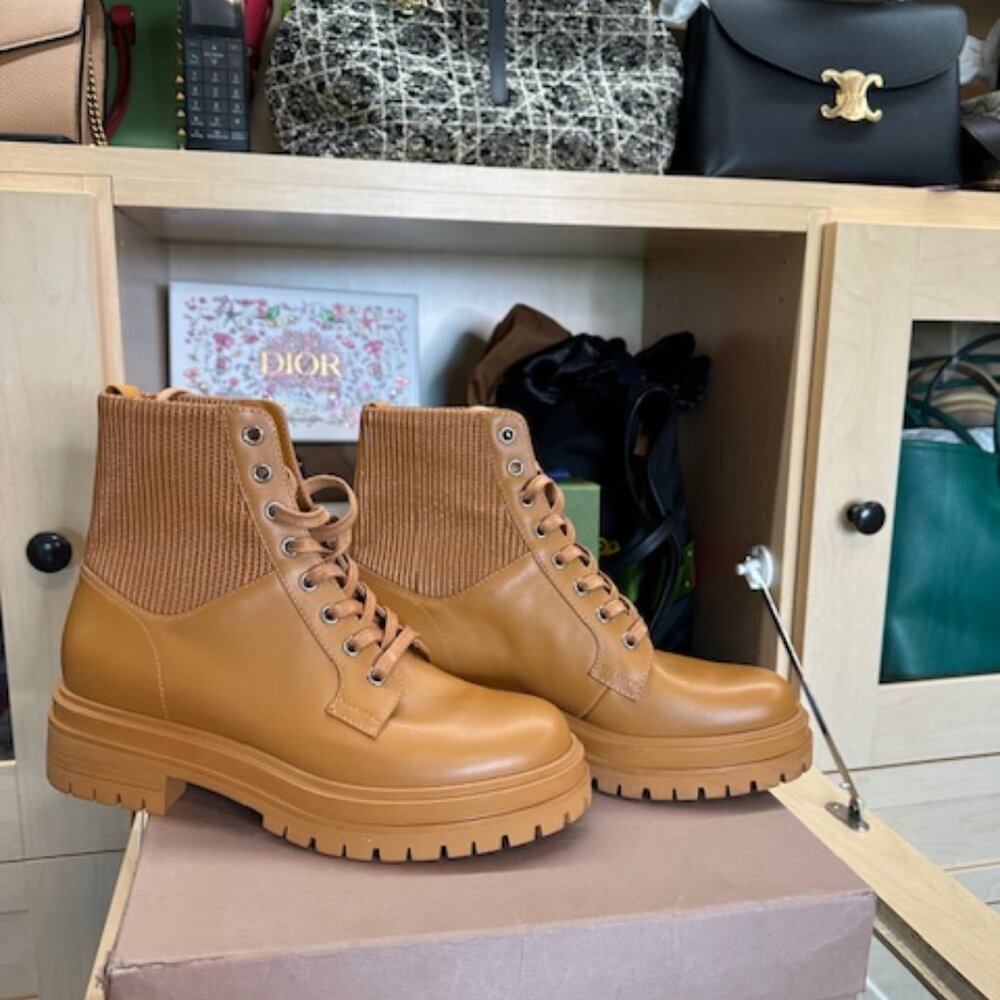 Gianvito Rossi Sienna Size 8B Leather Combat Booties